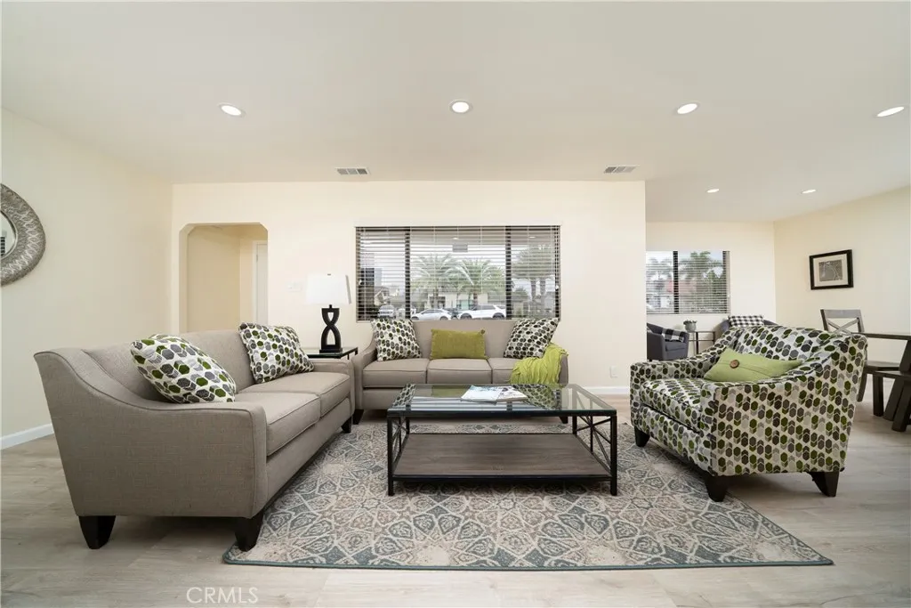 Downey, California 90242, United States, 3 Bedrooms Bedrooms, ,2 BathroomsBathrooms,Residential,Active,174893