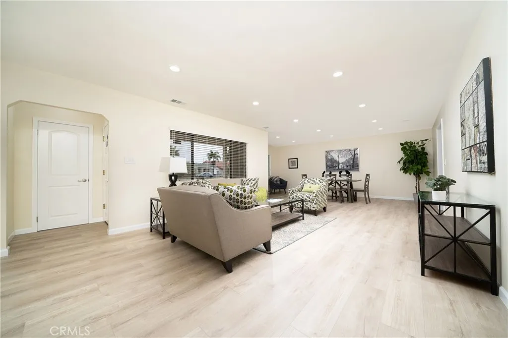 Downey, California 90242, United States, 3 Bedrooms Bedrooms, ,2 BathroomsBathrooms,Residential,Active,174893