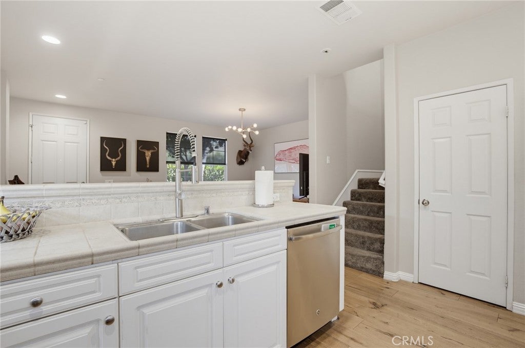 27344 Oaktree Place