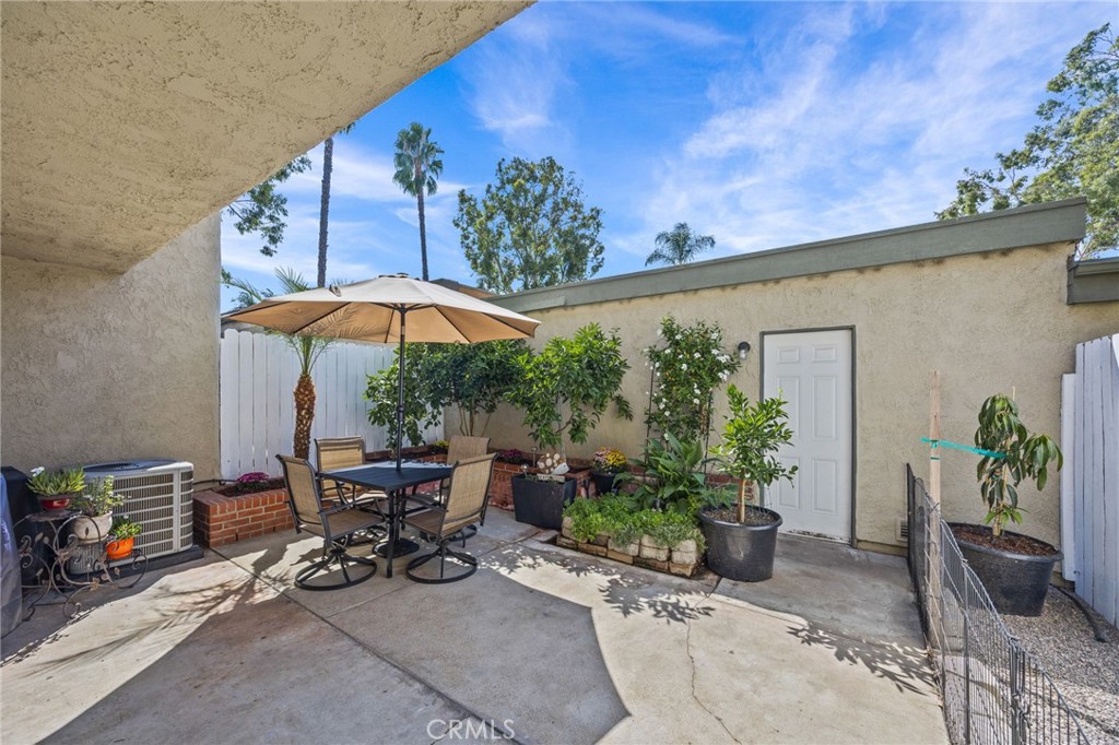 Village Grove Townhouse - Residential
