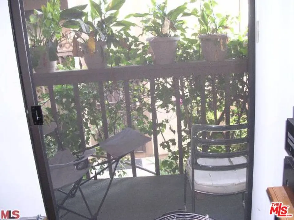 Gardena, California 90247, United States, 2 Bedrooms Bedrooms, ,3 BathroomsBathrooms,Residential,Active,130203