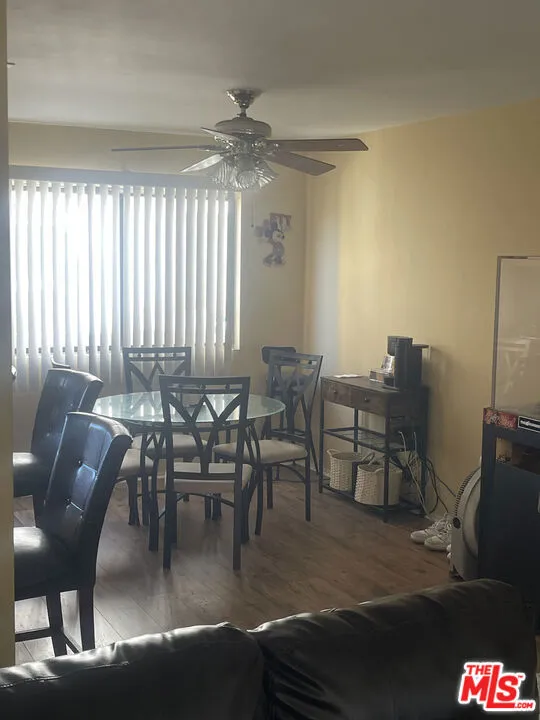 Gardena, California 90247, United States, 2 Bedrooms Bedrooms, ,3 BathroomsBathrooms,Residential,Active,130203