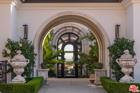 Photo of 6201 Murphy Way, Malibu, CA 90265 (MLS # 26104832)