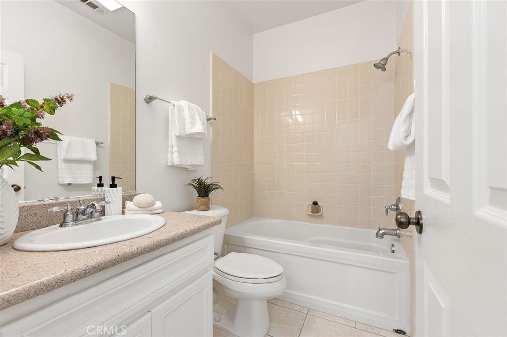 152 Treehouse, Irvine CA 92603 - Photo 16