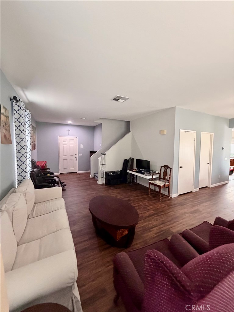 2522 N Phil Ochs Ave