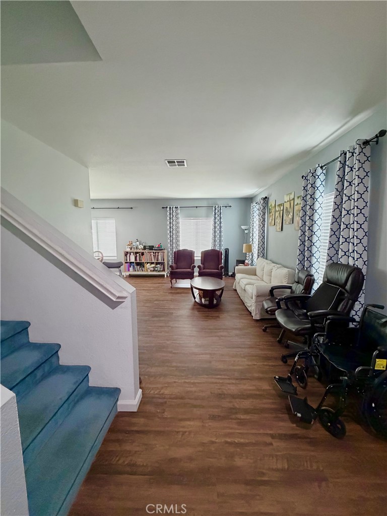 2522 N Phil Ochs Ave