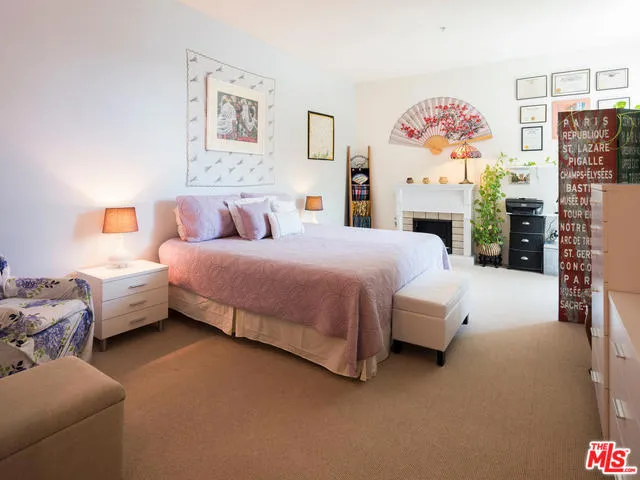 Los Angeles, California 90012, United States, 2 Bedrooms Bedrooms, ,2 BathroomsBathrooms,Residential,Active,184633