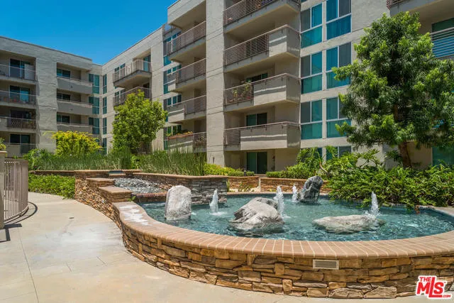 Los Angeles, California 90012, United States, 2 Bedrooms Bedrooms, ,2 BathroomsBathrooms,Residential,Active,184633