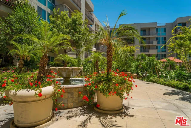 Los Angeles, California 90012, United States, 2 Bedrooms Bedrooms, ,2 BathroomsBathrooms,Residential,Active,184633