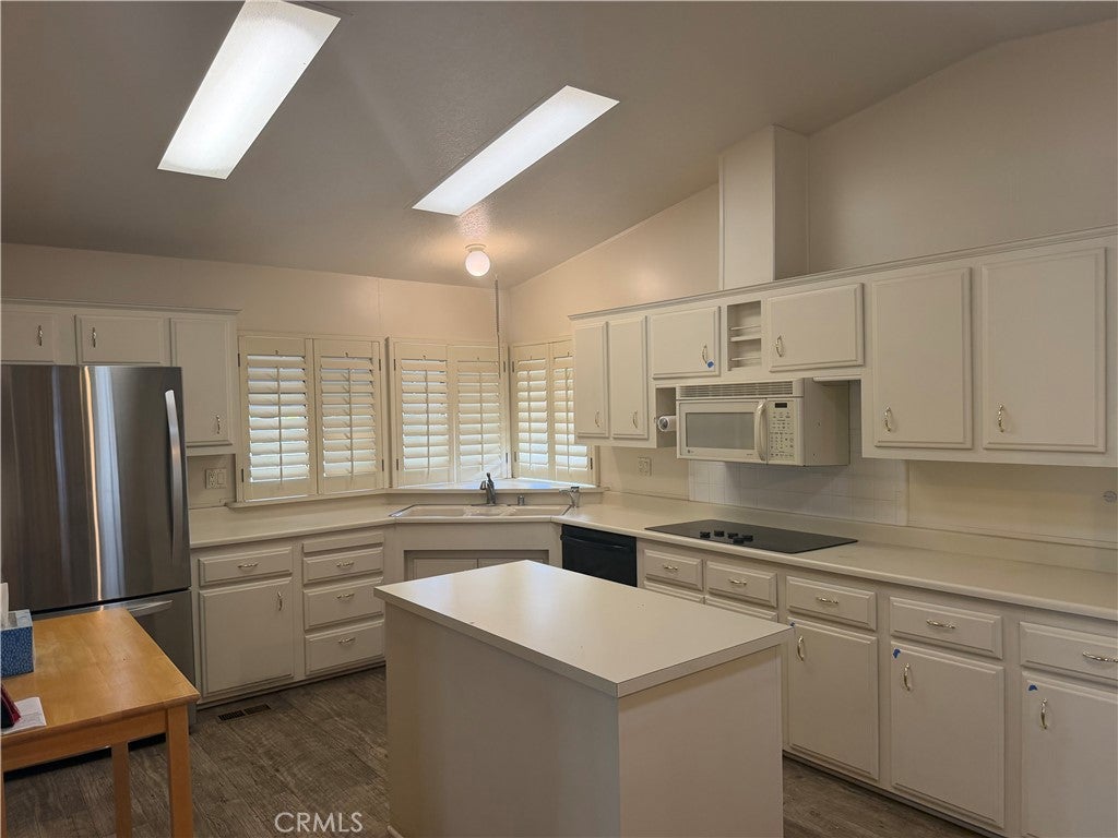 74406 Mercury Circle E