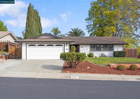 Photo of 889 889 Palisade Dr Dr, Martinez, CA 94553 (MLS # 41123778)