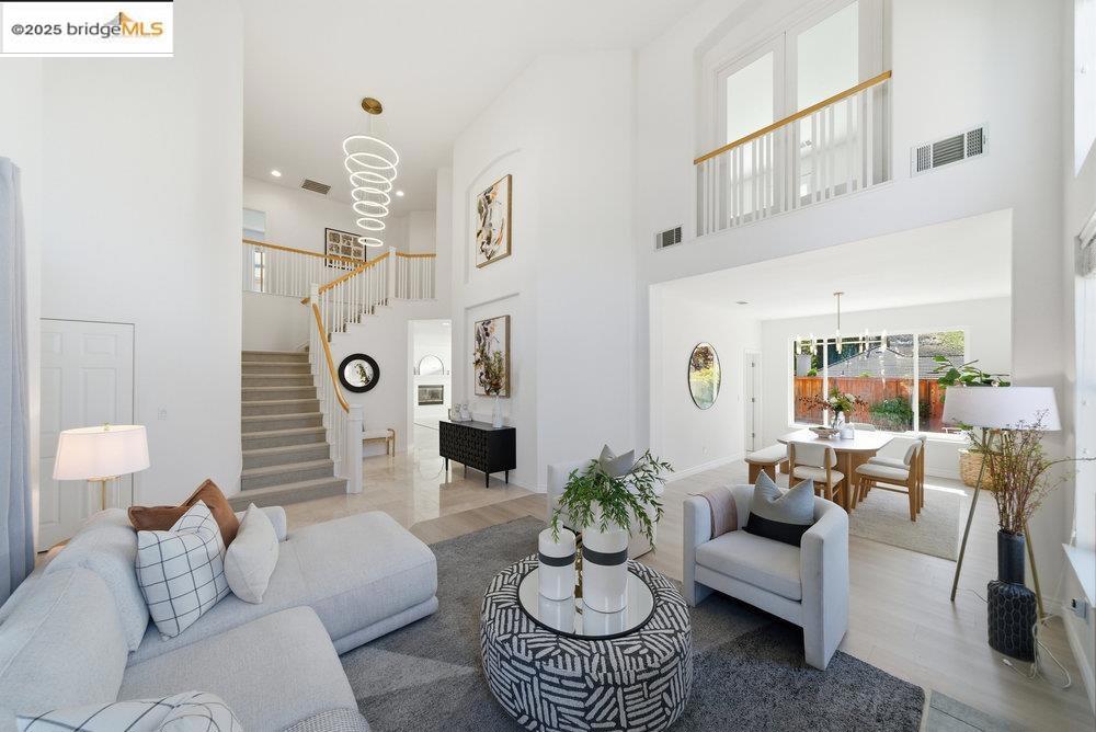 CRYSTYL RANCH - Residential