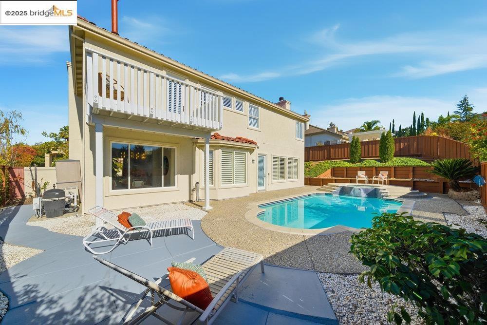 CRYSTYL RANCH - Residential