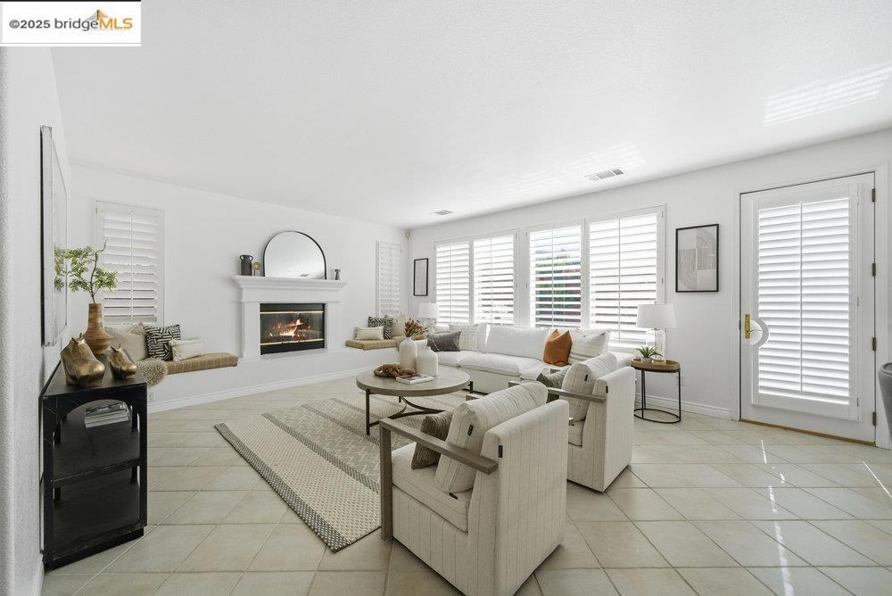 CRYSTYL RANCH - Residential