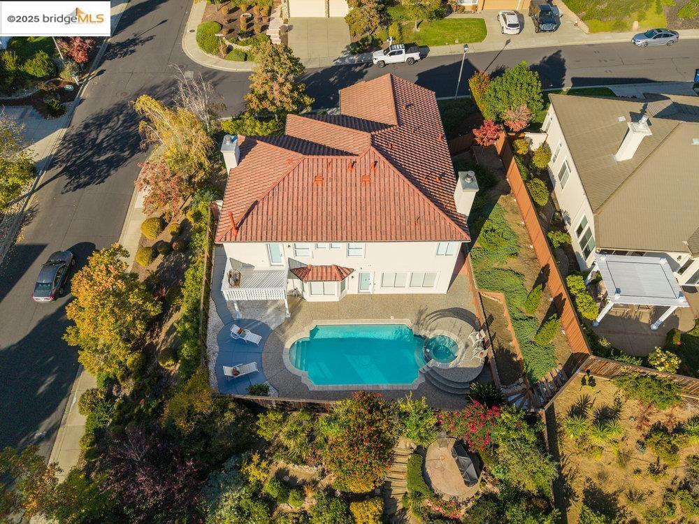 CRYSTYL RANCH - Residential