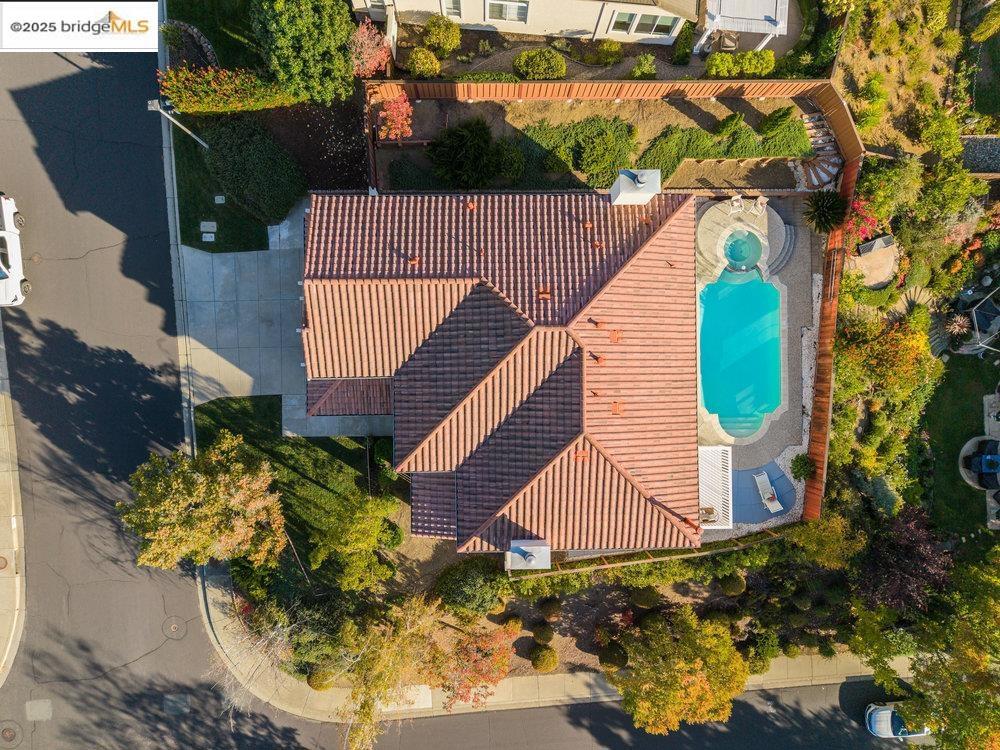 CRYSTYL RANCH - Residential