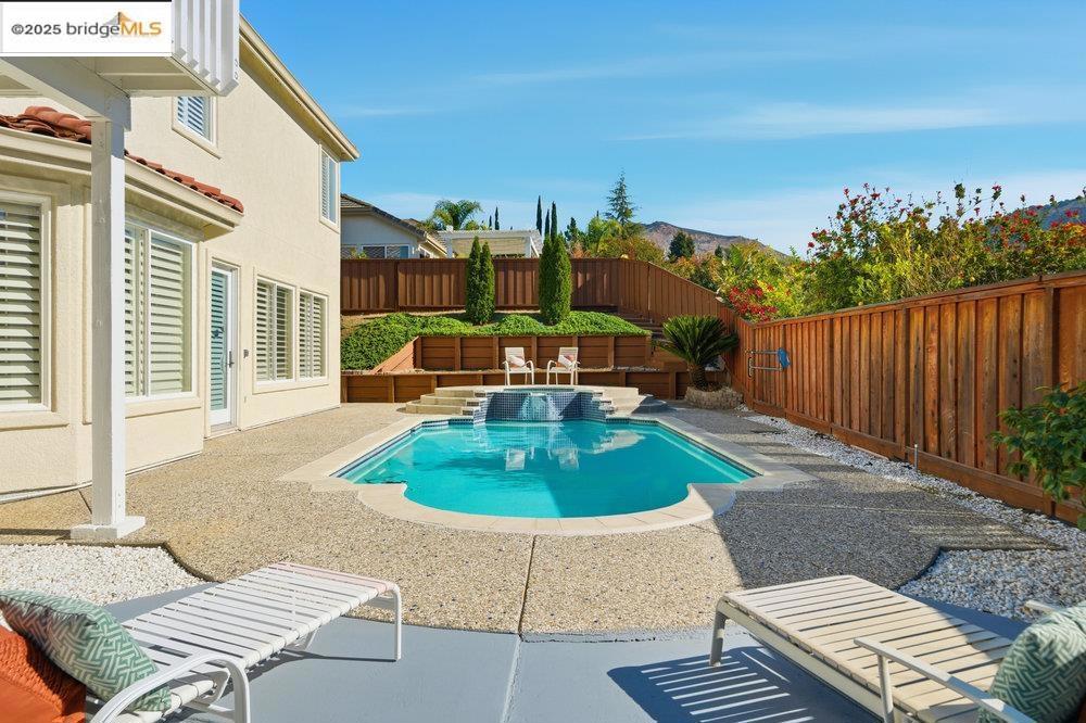 CRYSTYL RANCH - Residential