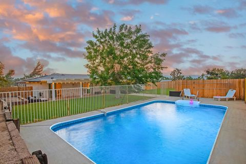 Photo of 7607 Lucerne Vista Avenue, Yucca Valley, CA 92284 (MLS # 219144704DA)