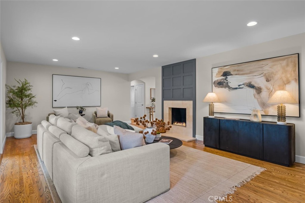 2205 Rocky Point