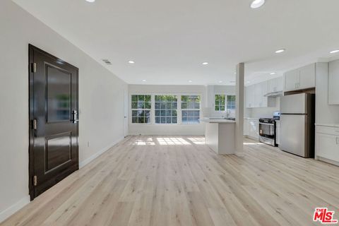 Photo of 853 S Bedford Street #3, Los Angeles, CA 90035 (MLS # 25611987)