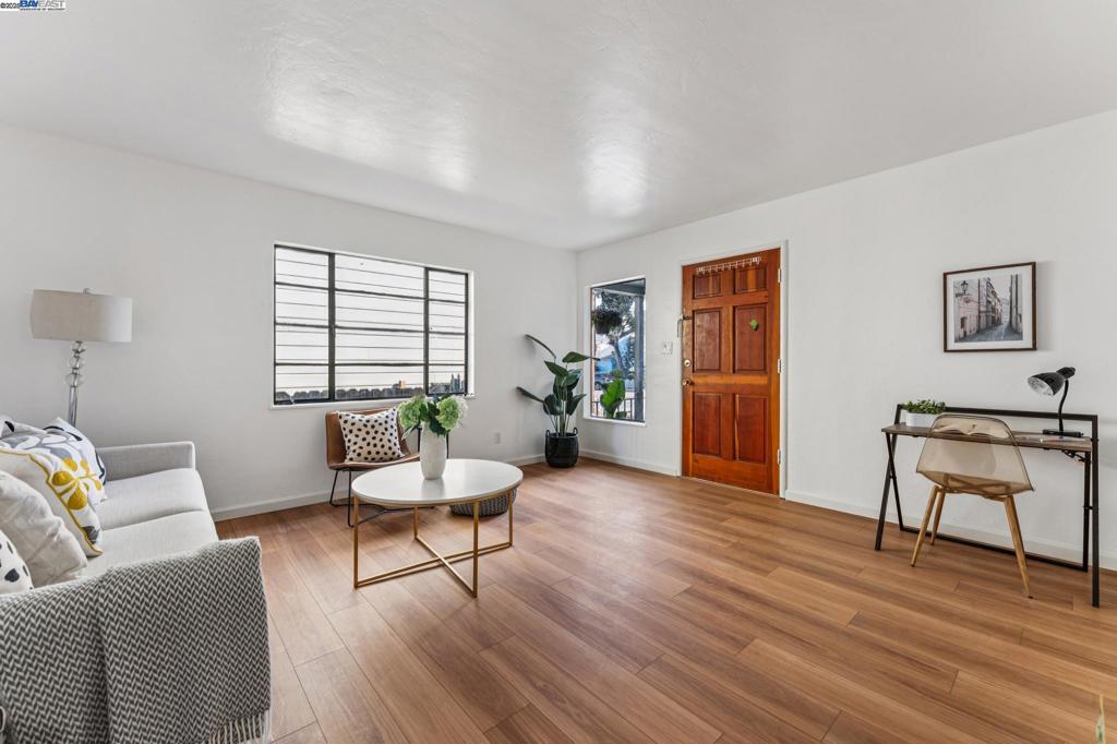 CENTRAL ALAMEDA - Residential Income