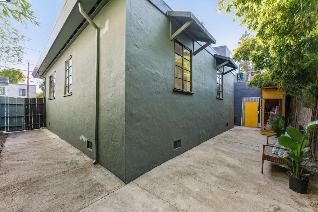 CENTRAL ALAMEDA - Residential Income