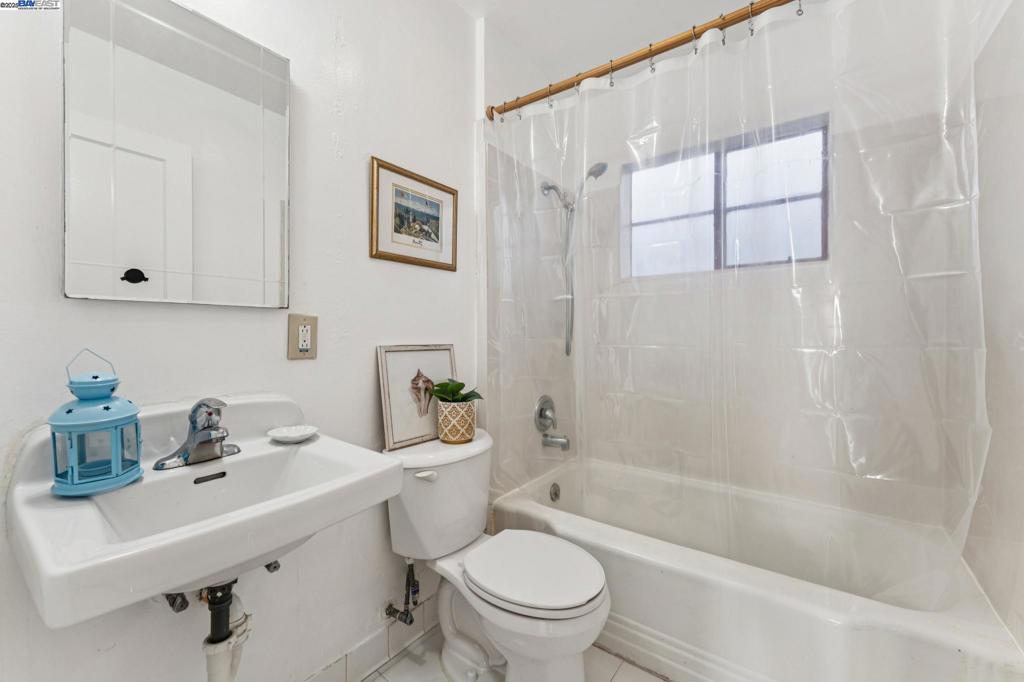 CENTRAL ALAMEDA - Residential Income