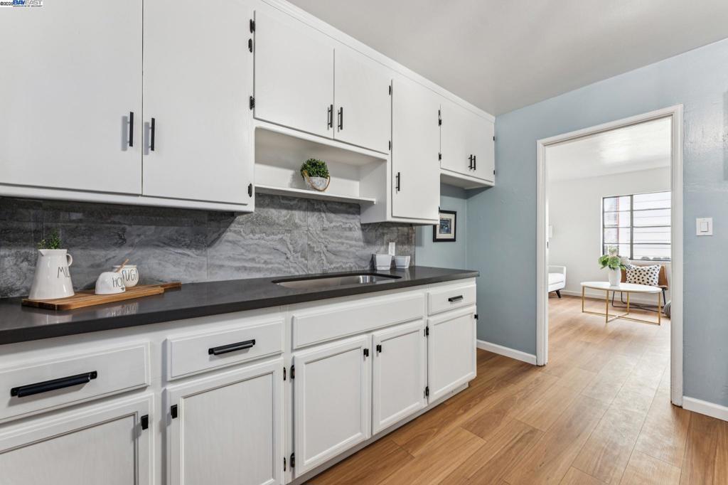 CENTRAL ALAMEDA - Residential Income