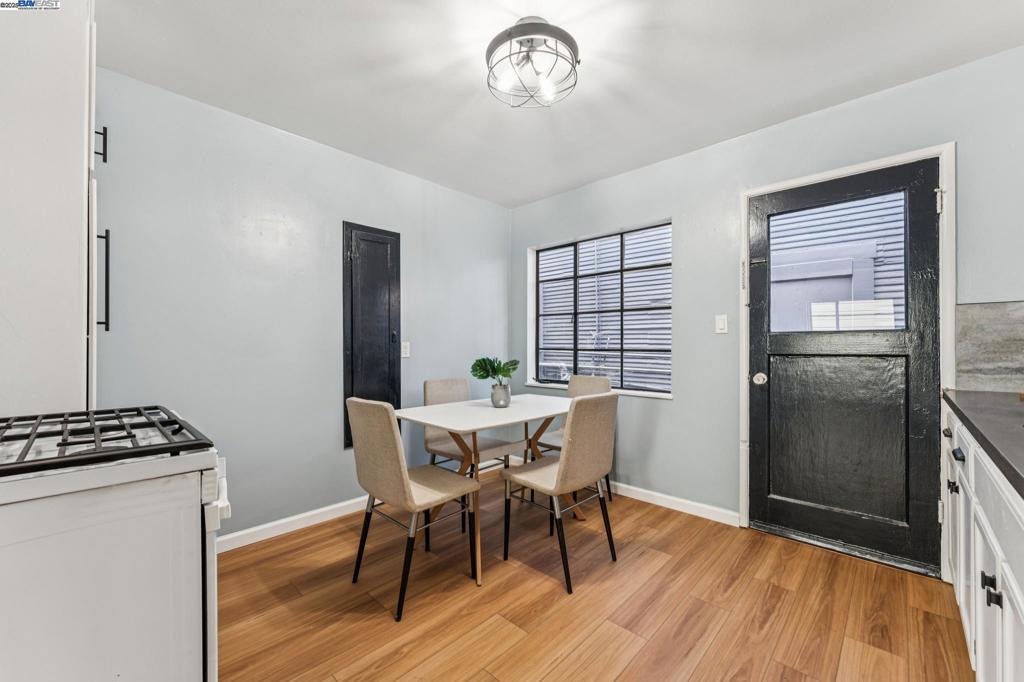 CENTRAL ALAMEDA - Residential Income