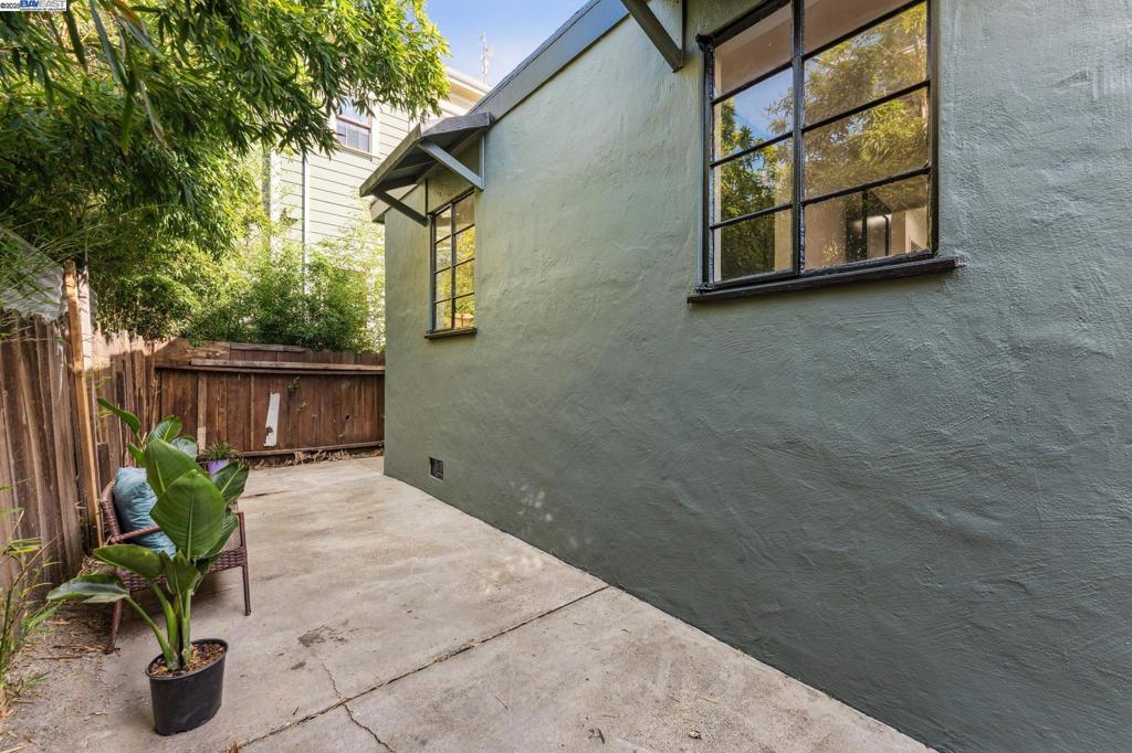 CENTRAL ALAMEDA - Residential Income