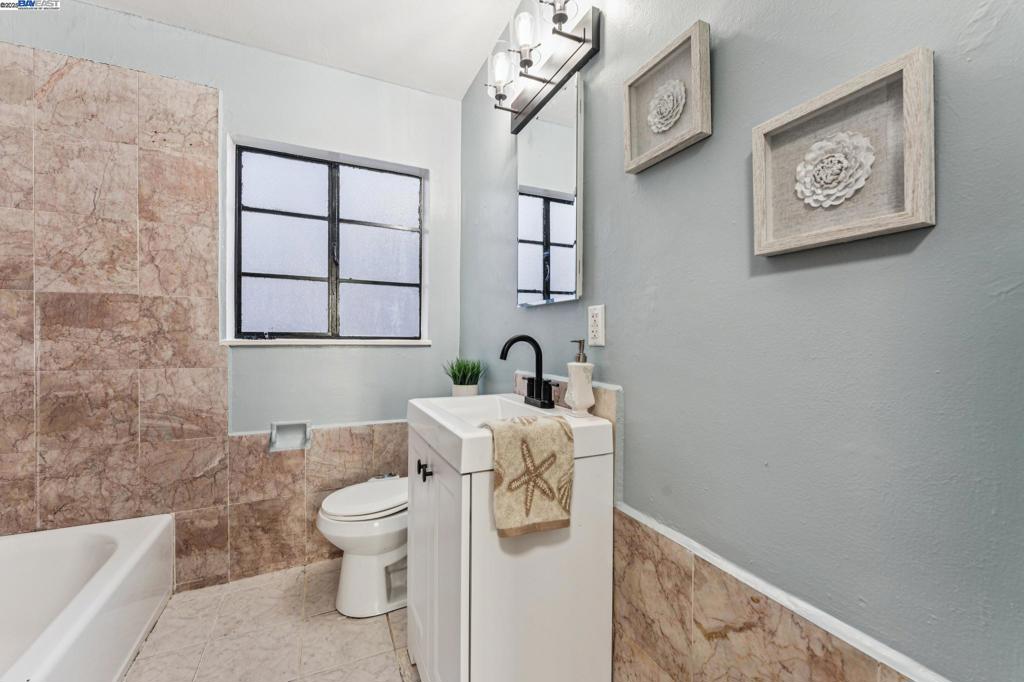 CENTRAL ALAMEDA - Residential Income