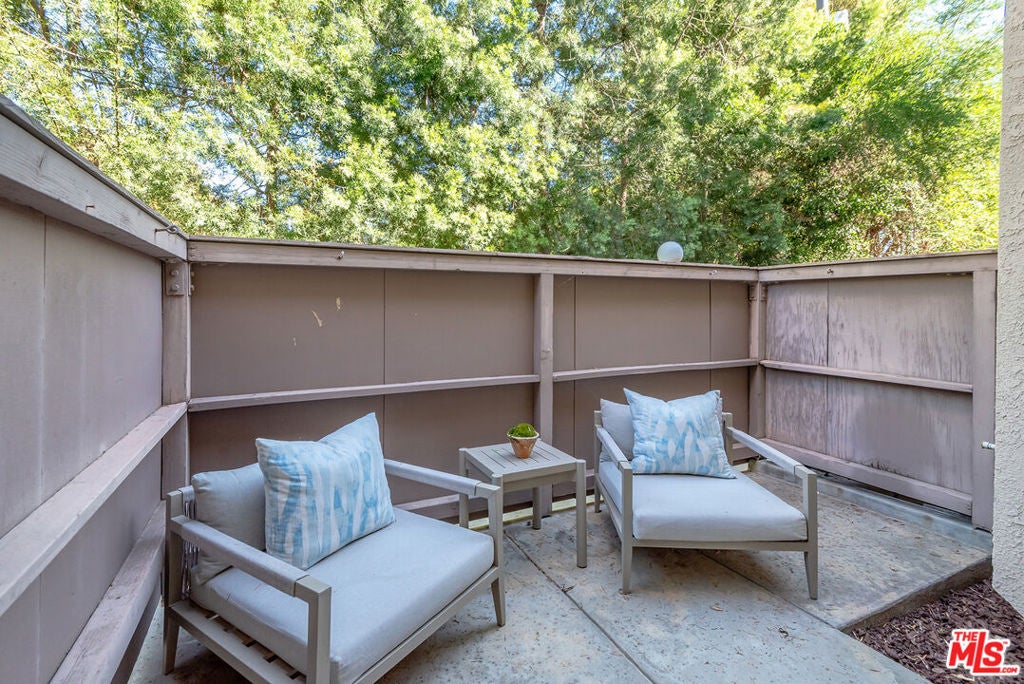 15167 Magnolia Boulevard E