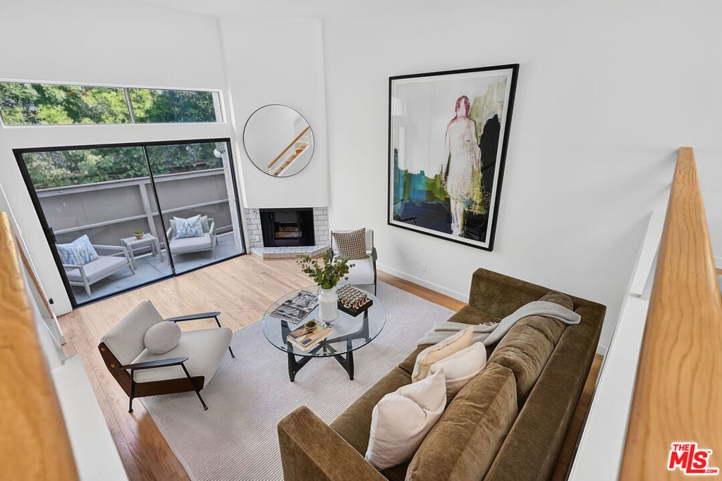 15167 Magnolia Boulevard E