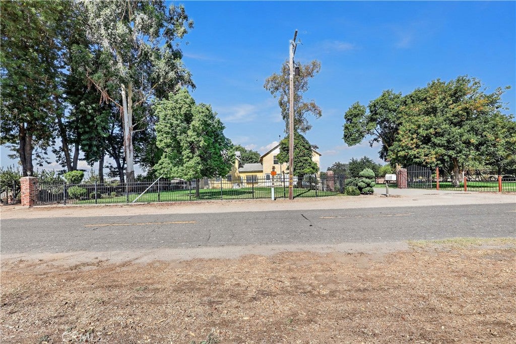 23598 Road 15 3/4