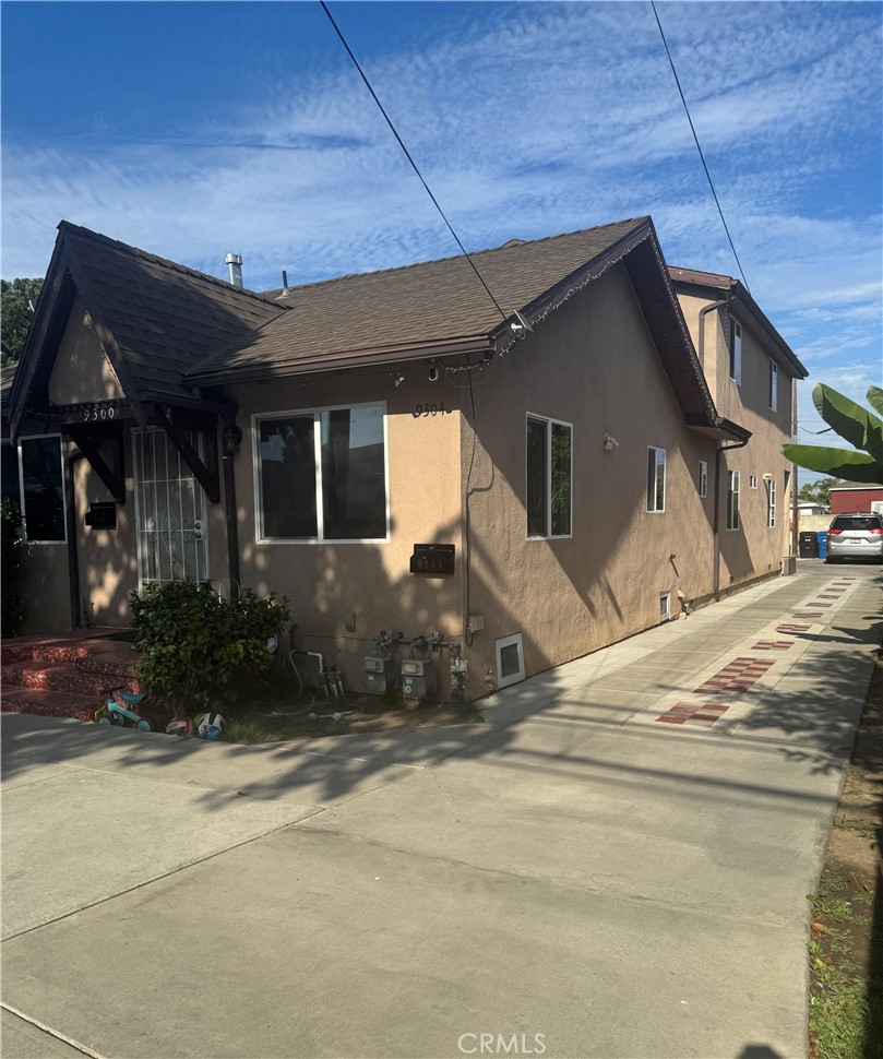 Great investment property or primary. Live in one and rent the other for extra income. Close to 110 freeway, minutes from LAX and Sofi stadium. Across Bret Harte Elementary School, two block from Algin Sutton Recreation Center. Main unit features, 2 story 4 bedrooms 3 full bathrooms, laundry inside unit. Second unit features, 3 bedrooms 2 full bathrooms and laundry inside unit. Big back yard well maintained. Up to 6 parking spaces.