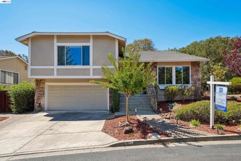 Photo of 135 Saint Germain Lane, Pleasant Hill, CA 94523 (MLS # 41143511)