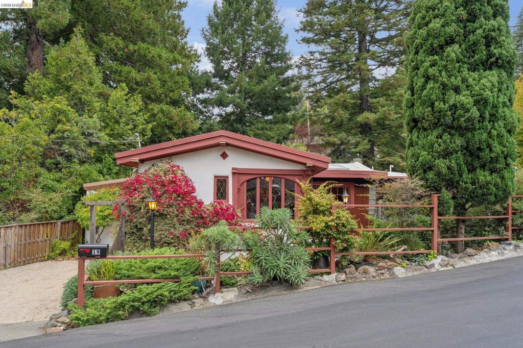 19 Sunset Dr DR