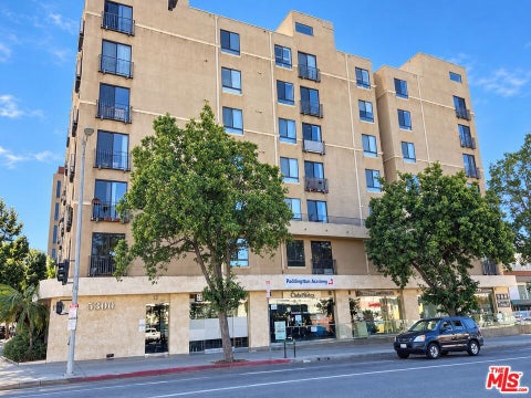 Photo of 625 S Berendo Street #201, Los Angeles, CA 90005 (MLS # 26996609)