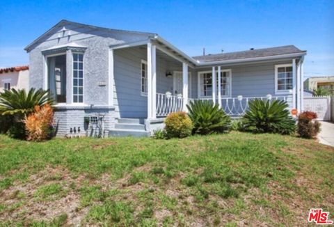 Photo of 4439 W 61st Street, Los Angeles, CA 90043 (MLS # 26658905)