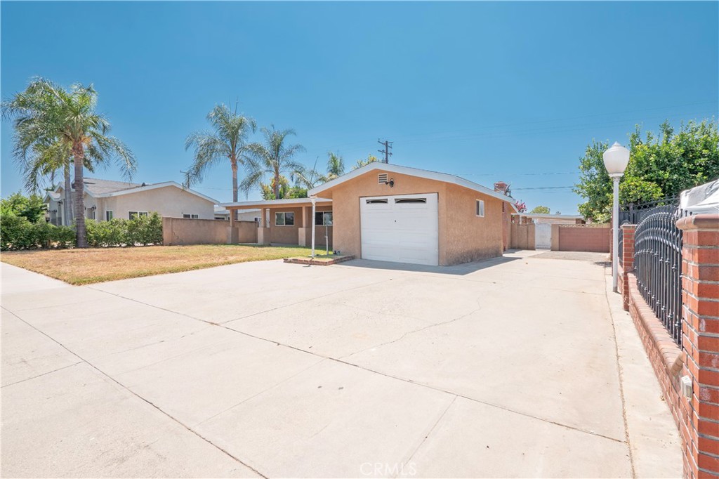 4739 N Conwell Avenue