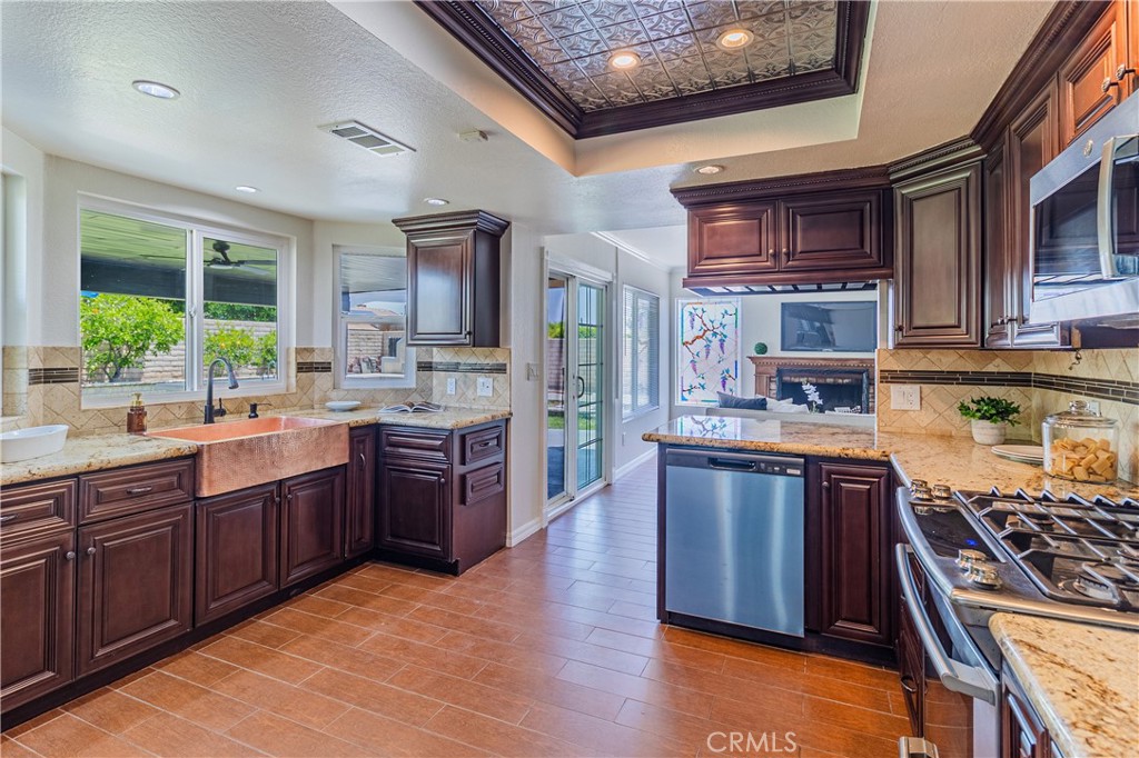 1534 W Summerset Drive
