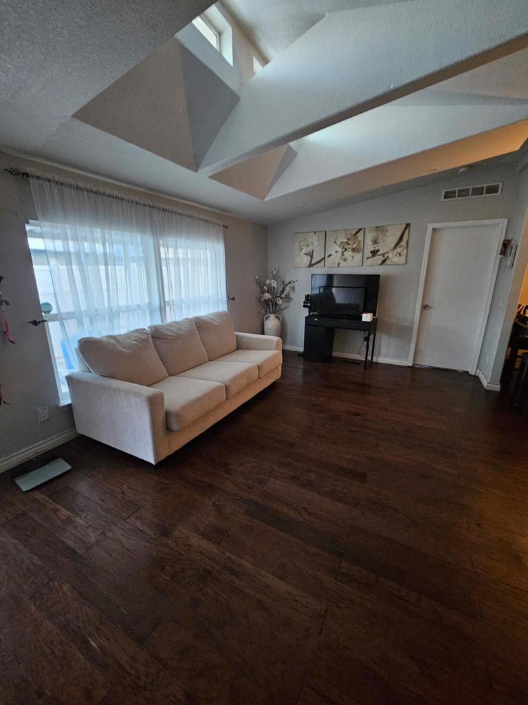 80000 Avenue 48 230