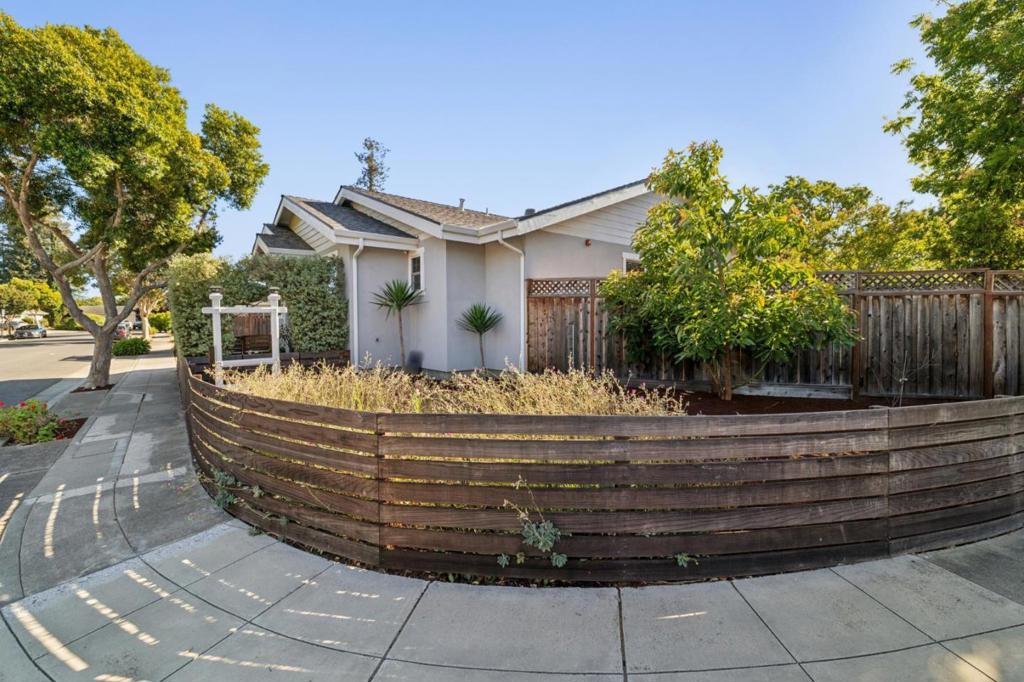 821 Mulberry Lane