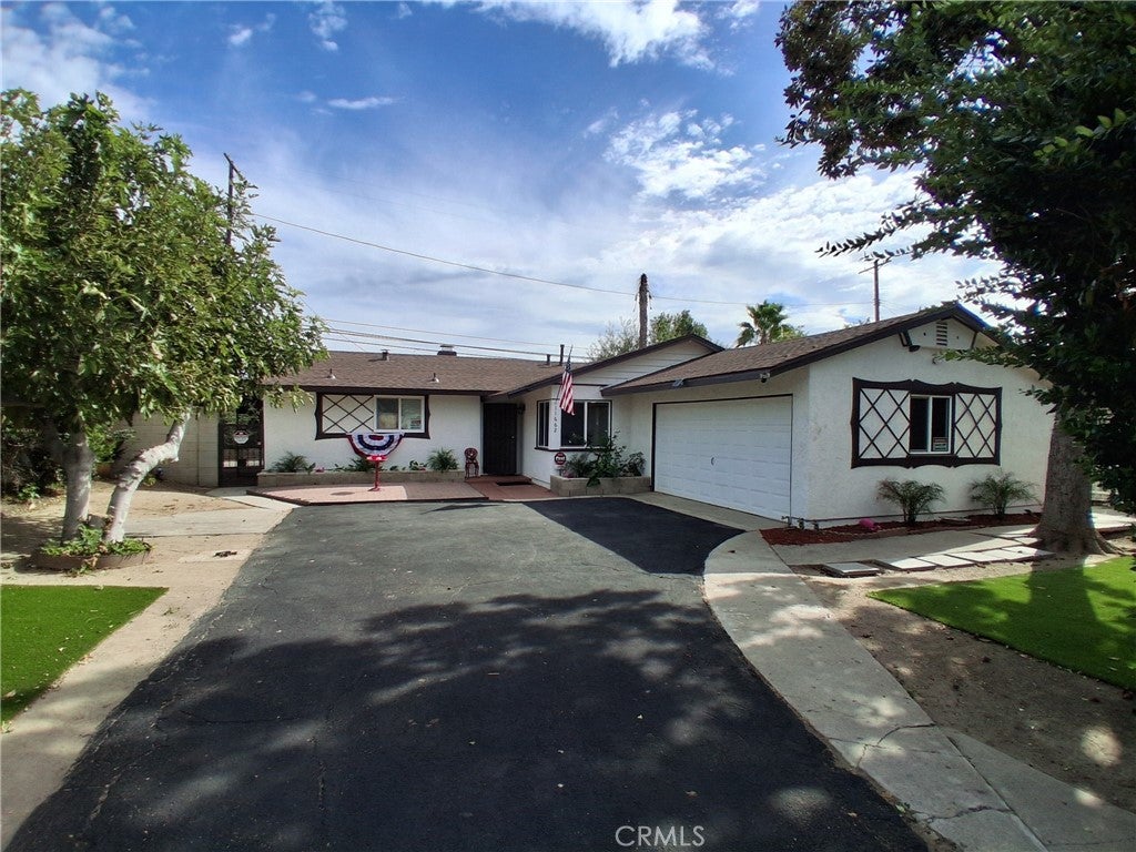11662 Glamis Street