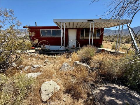 Photo of 32471 Eric Road, Lucerne Valley, CA 92356 (MLS # JT26102798)