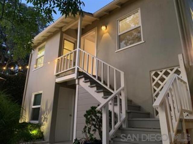 This is a luxurious second-story private guest house that overlooks the garden below. The airy 700 square-foot apartment — including a living room, bedroom, full kitchen and full bath — is furnished with your comfort in mind. Two large flatscreen TVs, full pots and pans, dishes, flatware, and all cooking equipment; sheets, towels, blankets and comforter INCLUDED! You will enjoy the ideal North Park location, which is San Diego's hottest destination, and has been listed by Bloomberg as one of the “hippest neighborhoods” in the US. You are just a short walk to great restaurants and theater, and just a seven-minute drive to stunning Balboa Park and downtown. Sorry no parking on site. Sorry no pets.