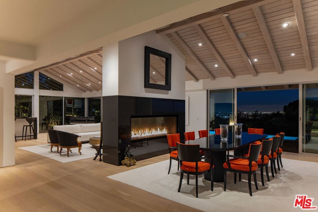 Photo of 1822 Westridge Road, Los Angeles, CA 90049 (MLS # 25591461)