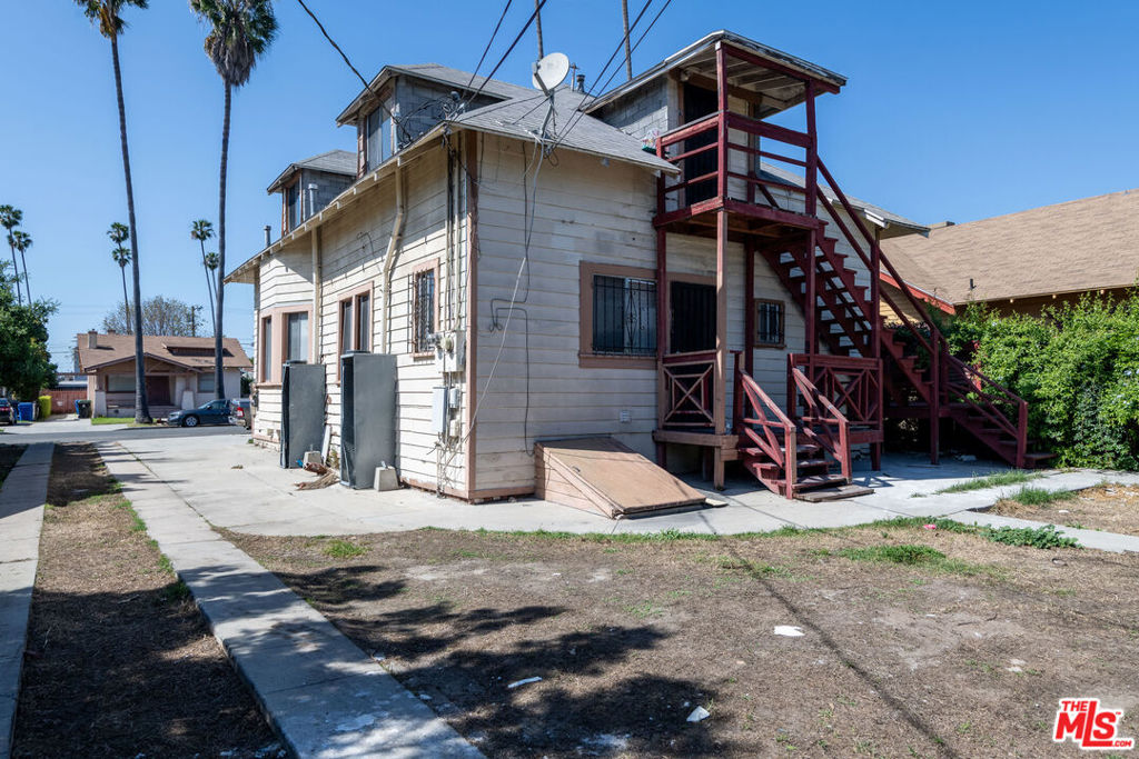 3918 Halldale Avenue