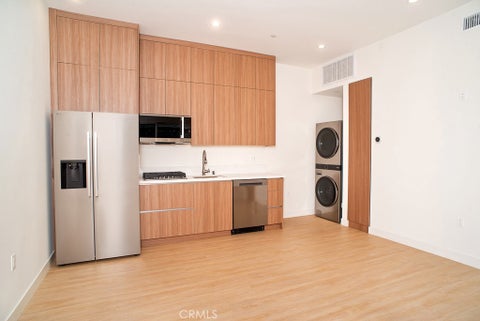 Photo of 5614 Buffalo Ave, Valley Glen, CA 91401 (MLS # SR26209394)
