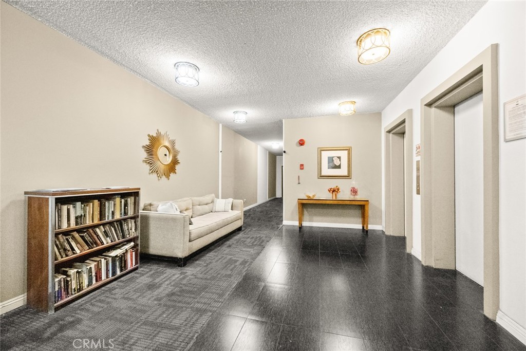 400 S La Fayette Park 213